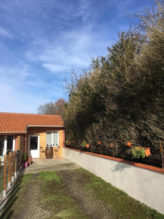 Logement Paisible A La Campagne Aubarede Exteriér fotografie